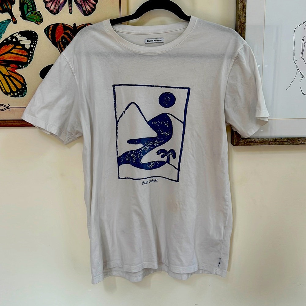 Oversized vintage banks journal tee with cool minimal logo